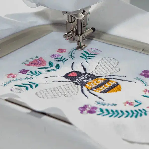 broderie de motifs et de nom personalisé