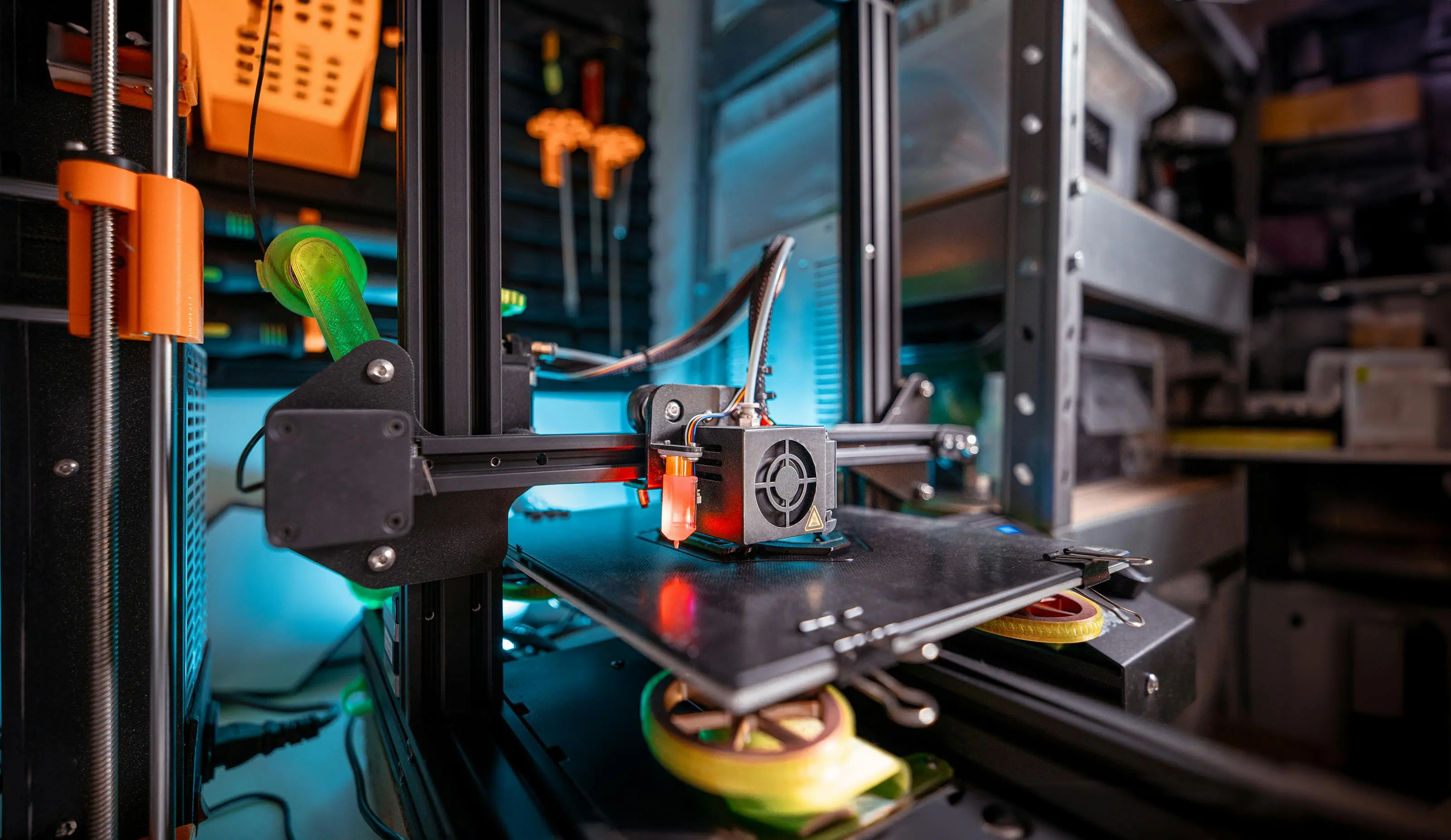 Vue de pièces imprimées en 3D, montrant la précision et la qualité de notre service